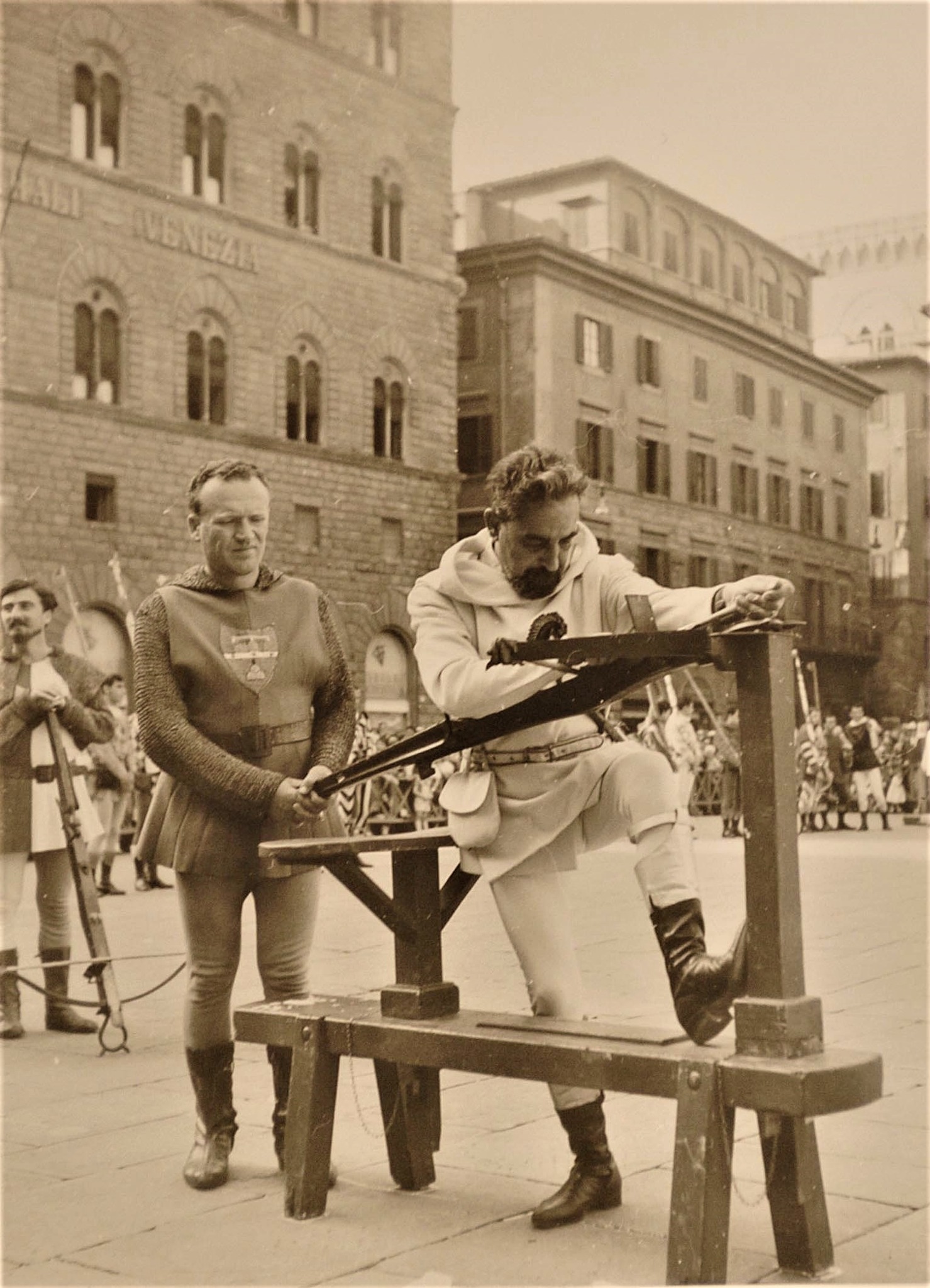 Balestrieri in Piazza Signoria nei primi anni '60